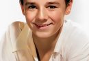 “Unexpected Growth: Freddie Bartholomew’s Handsome Transformation”